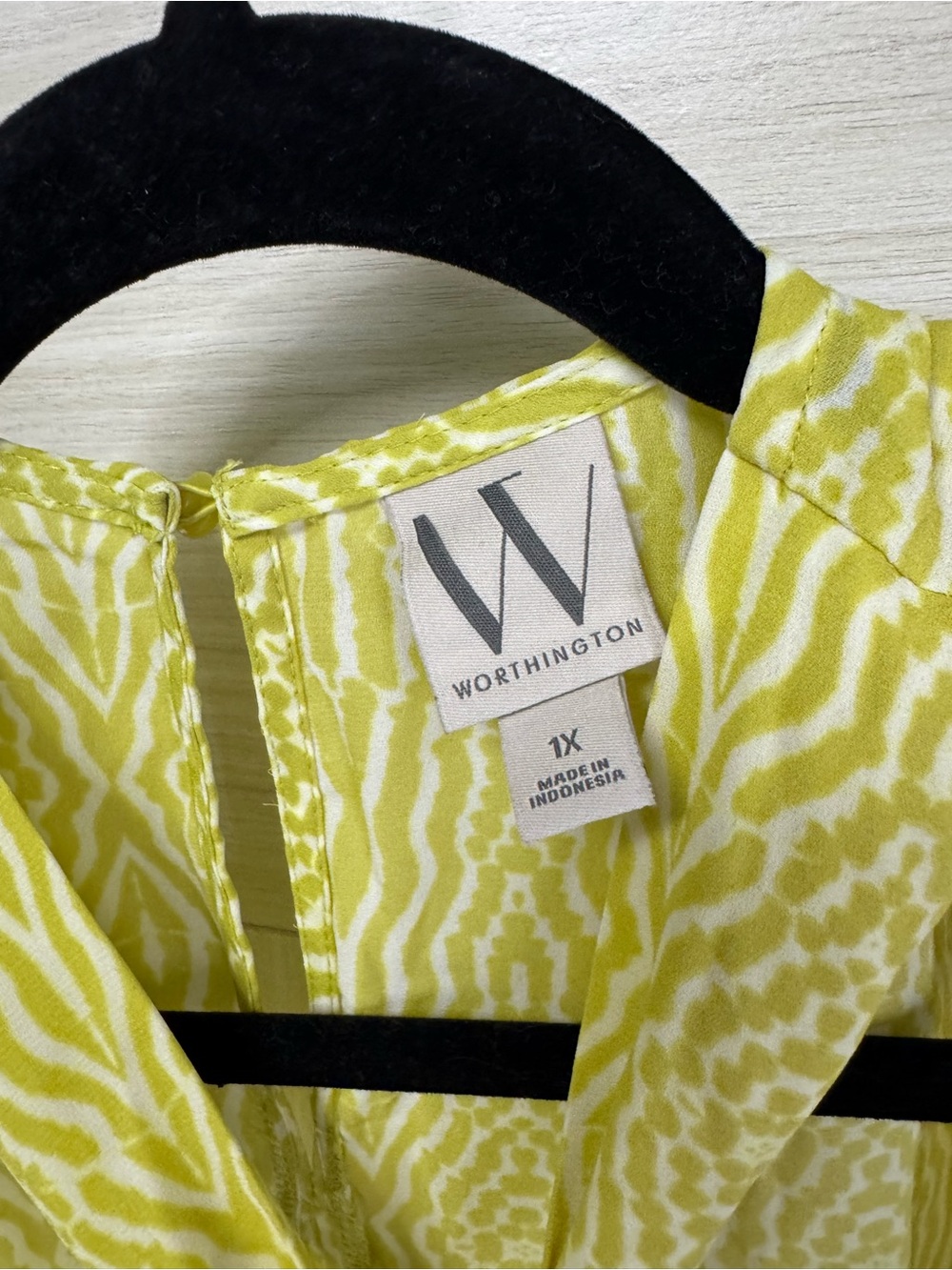 Summer bundle! 2 women’s Worthington tops.